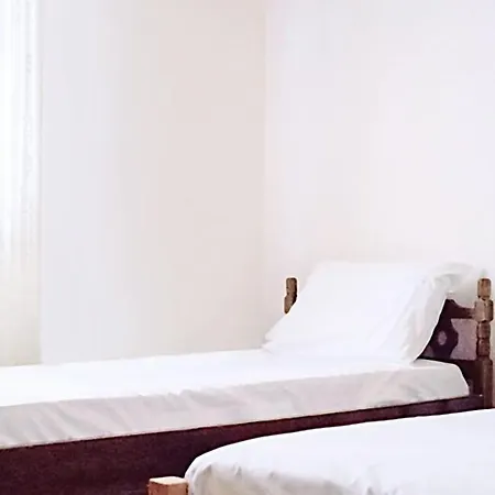 Σπίτι διακοπών Entire House With Garden, 70m From The Beach.