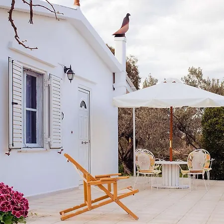 Holiday home Entire House With Garden, 70m From The Beach.